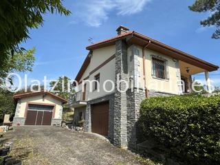 House in Valle de Mena. Casa en venta en villanueva de mena, 3 dormitorios.