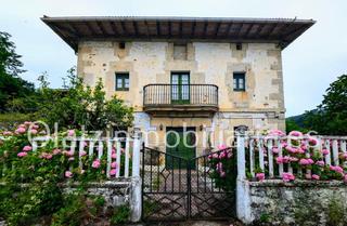 Casa a Ayala / Aiara. Casa en venta en ayala, 5 dormitorios.