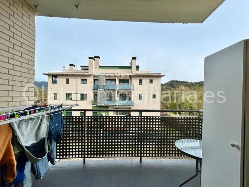 Foto f8cc42d8-aa23-4e9c-8206-d471358e334b. Pis amb calefacció aparcament a Sopuerta