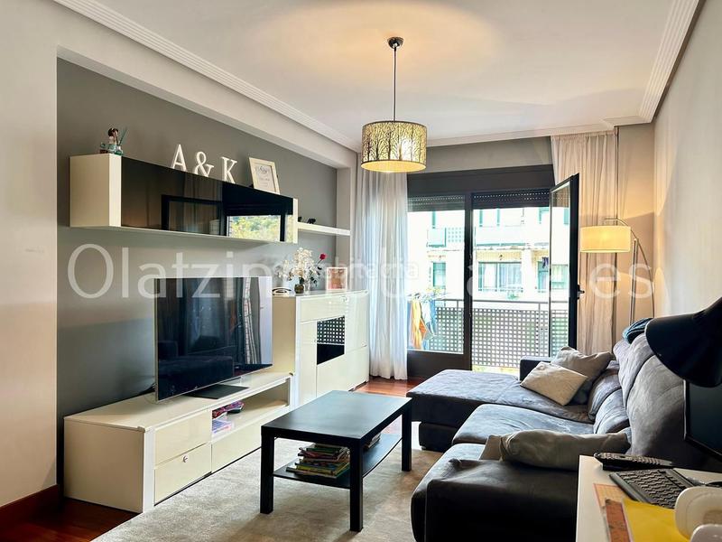 Foto fb90b05d-f924-4940-b01c-7692f39712a1. Pis amb calefacció aparcament a Sopuerta