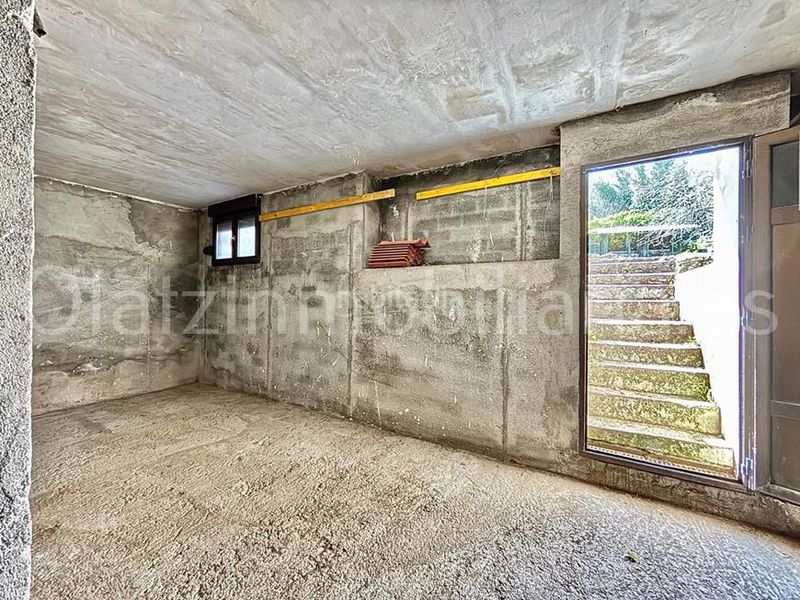 Foto 81ba2b89-a55b-4791-bf4a-5e4050599ea7. Casa  en venta en la baluga, 7 dormitorios. en Sopuerta