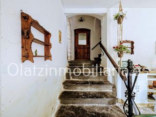 Casa a Ayala / Aiara. Casa en venta en ayala, 5 dormitorios.