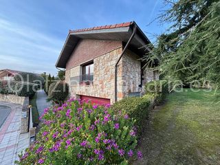 Maison à Muskiz. Casa en venta en muskiz, 4 dormitorios.