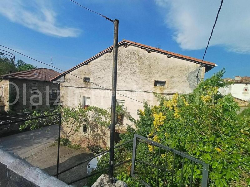 Foto 51162423-2e57-4c9c-9226-210bf21e2639. Casa amb calefacció aparcament a Valle de Mena