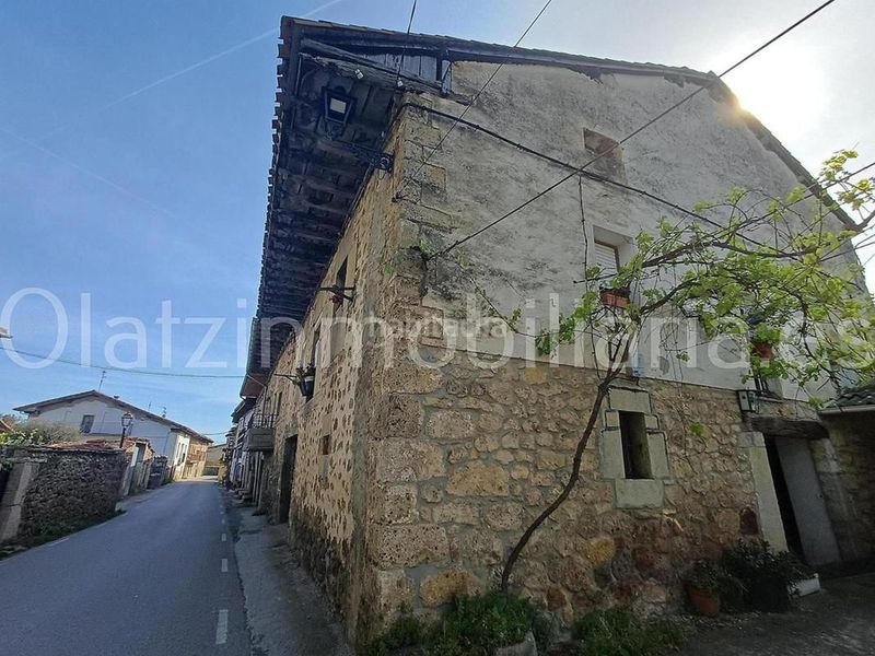 Foto 7dc848b0-5545-4223-a4a3-2bf08a193a8d. Casa amb calefacció aparcament a Valle de Mena