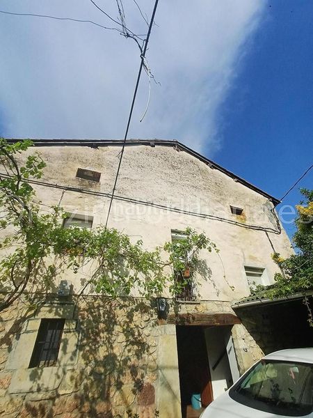 Foto f1ccbcdf-f3e8-4621-bfc9-759919b5b2d4. Casa amb calefacció aparcament a Valle de Mena