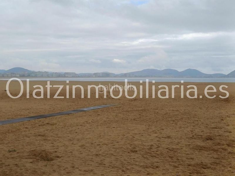 Foto cd68cfa1-5b23-4c61-8d22-9790223ad83d. Pis amb calefacció a Zona Playa Laredo
