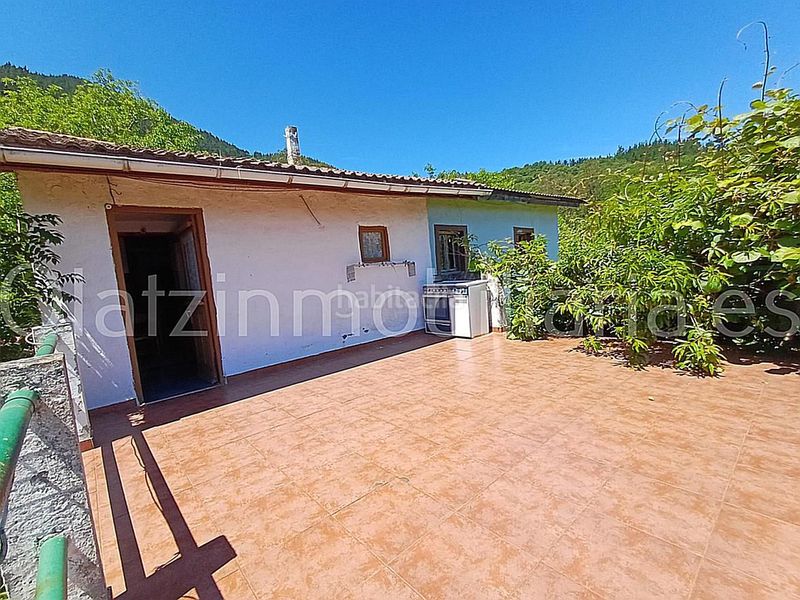 Foto 0b656606-7c6f-4327-aa8b-0454d1b7367c. Casa amb aparcament a Sopuerta