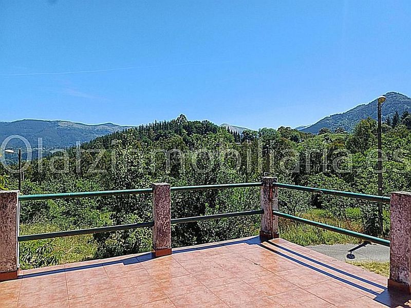 Foto 0b74c2c2-eff1-4c37-8412-d0e9d653fdf3. Casa amb aparcament a Sopuerta