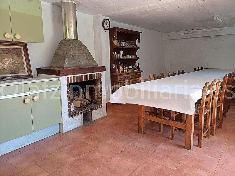 Foto f3aaa580-65fe-4c3e-98e1-a99d1a10bc25. Casa amb aparcament a Sopuerta