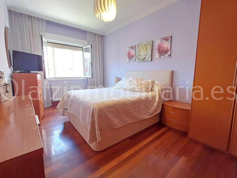 Foto f0d1854e-ab7e-48ce-bc66-29901d888829. Pis amb calefacció aparcament a Centro Barakaldo