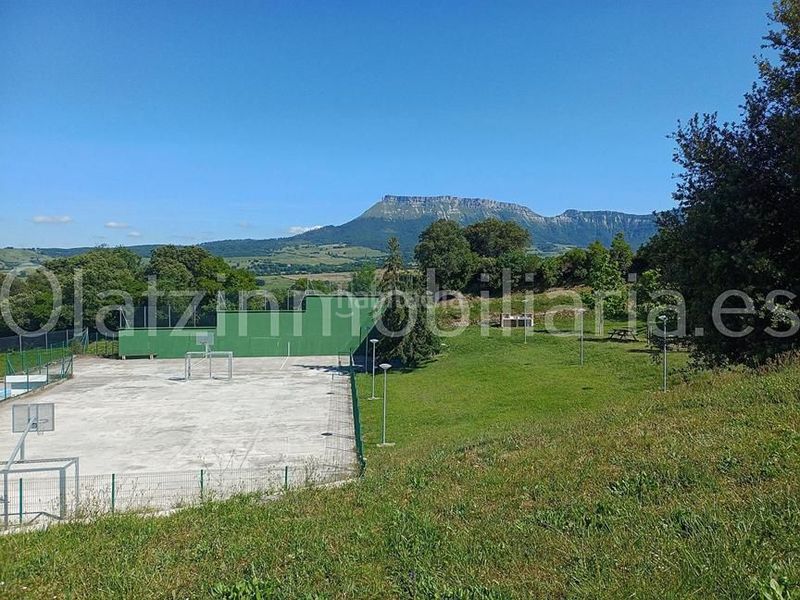 Foto 6ee8e825-bd95-424e-b516-8b9b2d3d8500. Casa amb calefacció aparcament piscina a Valle de Mena