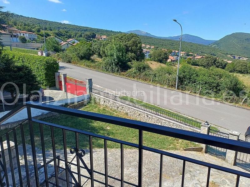Foto cf44a262-9c02-490f-9899-1a7e77bd70b8. Casa amb calefacció aparcament piscina a Valle de Mena