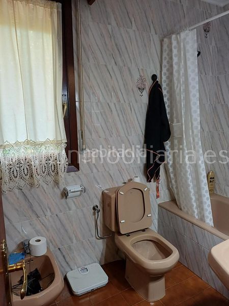Foto d40fd2d7-4841-49b7-b01a-81b803ab2628. Casa amb calefacció aparcament piscina a Valle de Mena