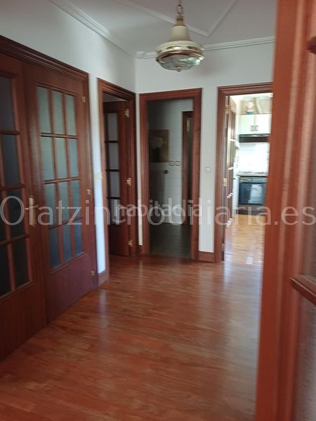 Foto ee313f86-895f-4bcf-89fb-5ac812f7e8b1. Casa amb calefacció aparcament piscina a Valle de Mena