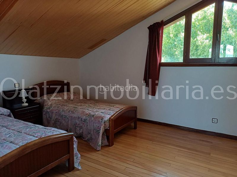 Foto f5fd6db1-d4bf-4c48-9b33-0a68b775f692. Casa amb calefacció aparcament piscina a Valle de Mena