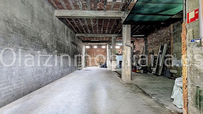 Foto 608dcf37-8ab2-4fd2-a7ce-f69bde6ead62. Local comercial a Llodio