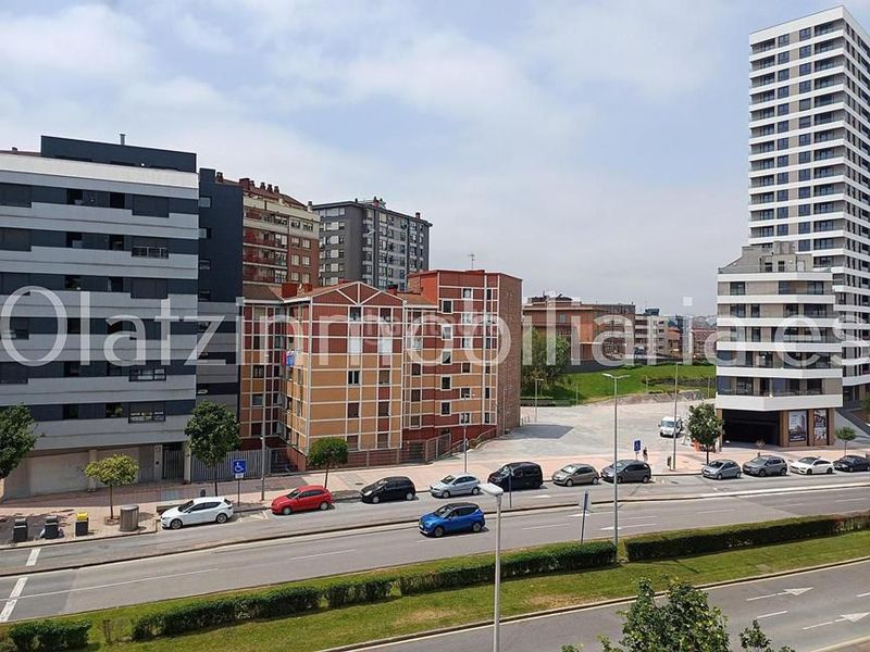 Foto 5bfc8fac-2341-479b-9301-2359006546b8. Pis amb calefacció aparcament piscina a Lasesarre Barakaldo
