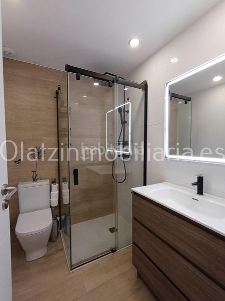 Foto 9d5e22db-c375-4a92-9633-7bbc1d2cab13. Pis amb calefacció aparcament piscina a Lasesarre Barakaldo
