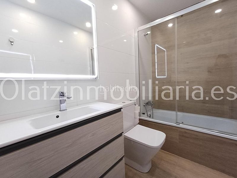 Foto b8c82e7e-ea59-4cb3-a804-dd0986b512b0. Pis amb calefacció aparcament piscina a Lasesarre Barakaldo
