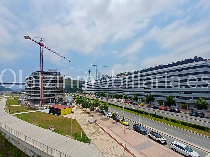 Foto cf43fe6f-5a6f-4693-82da-273a766ee0c4. Pis amb calefacció aparcament piscina a Lasesarre Barakaldo