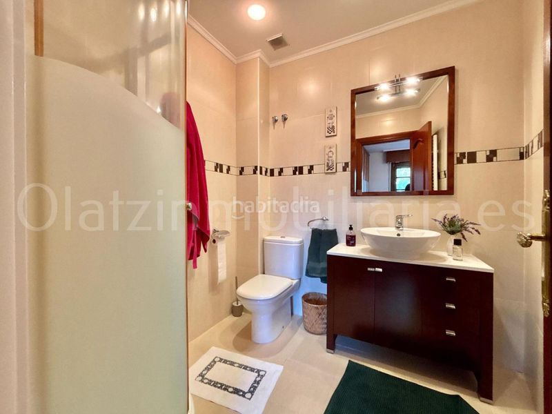 Foto f635d3d5-0365-4db8-98e1-3154311646e0. Casa amb calefacció aparcament a Zalla