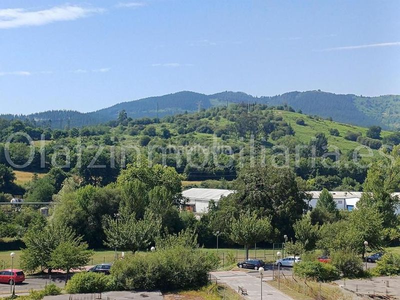 Foto cfcec0b3-93dc-4561-830b-90f6e02b0877. Pis amb calefacció aparcament a Zalla