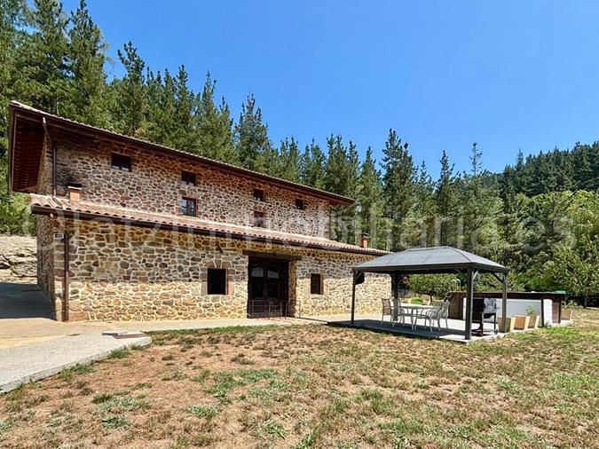 Foto 6872ff83-c762-468e-9c59-c149f6f67736. Casa amb calefacció aparcament a Arcentales
