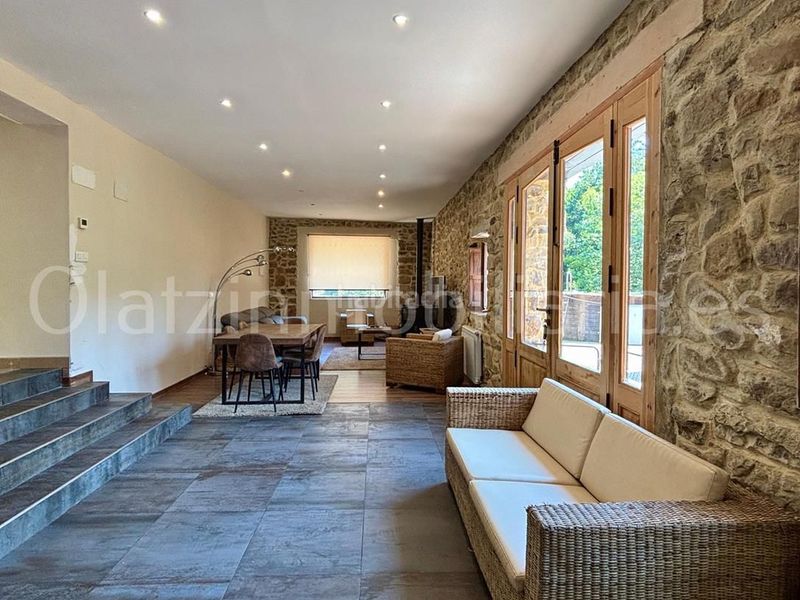 Foto b0246382-c55b-4e8f-8003-e23106974616. Casa amb calefacció aparcament a Arcentales