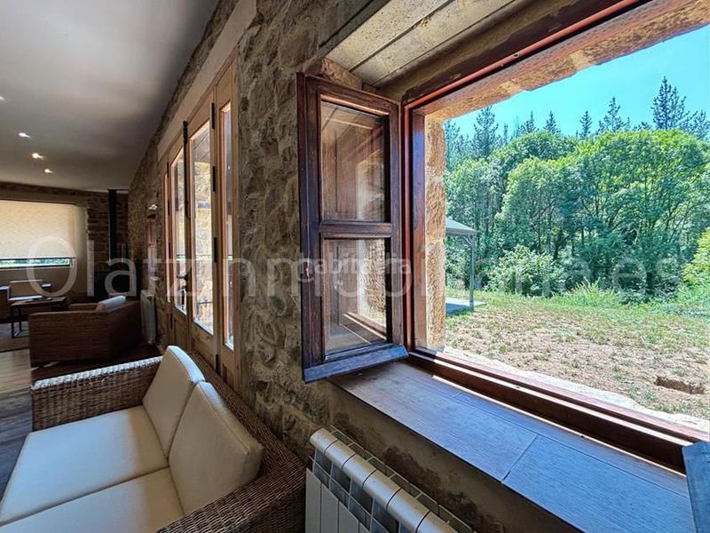 Foto ce925a56-77b9-44cc-8ea6-80a9a1f878f8. Casa amb calefacció aparcament a Arcentales