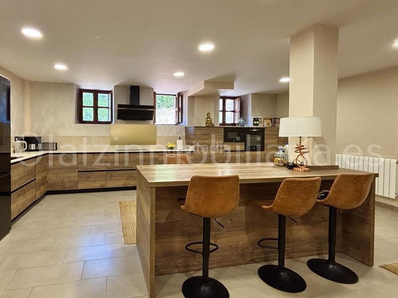 Foto d01c77ca-9541-4518-938a-111be8292a87. Casa amb calefacció aparcament a Arcentales
