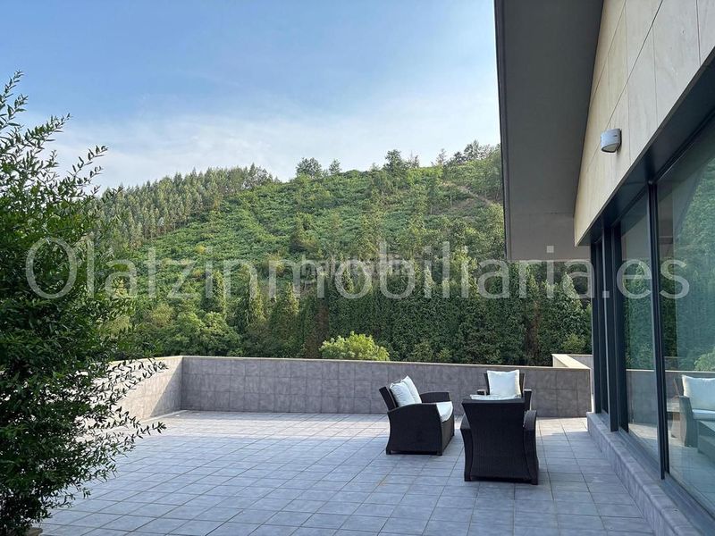 Foto ed960aa8-814c-465b-86aa-e72f75250354. Casa  en venta , 3 dormitorios. en Llodio