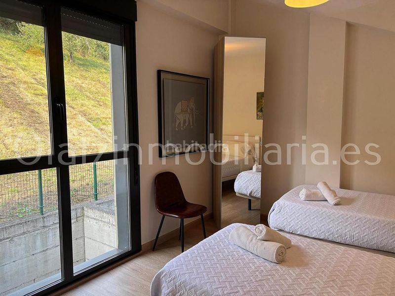 Foto 4ec96620-8598-4378-8750-3a806ded9b2a. Casa amb calefacció aparcament a Llodio