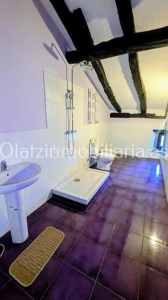 Foto 3ca21522-06e3-4ef8-96dc-50a270f3e78c. Casa amb calefacció aparcament a Okondo