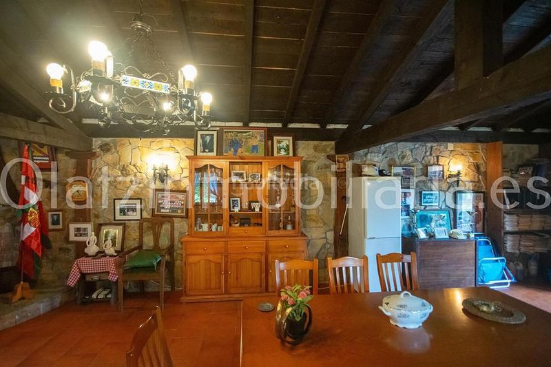 Foto b9d28293-2787-4317-8365-e7bea620b6ed. Casa amb calefacció aparcament a Gordexola