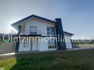 Maison à Valle de Mena. Casa en venta en entrambasaguas, 4 dormitorios.