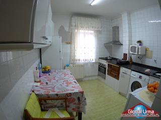 Casa a schiera en Bagatza - S. Vicente. Casa adosada cerca de metro
