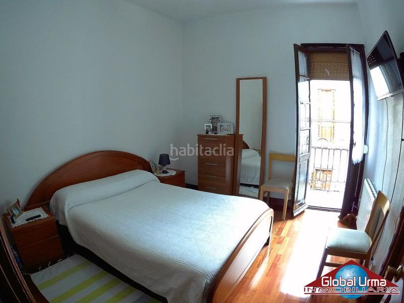 Foto f53d6ac6-b51a-4742-b055-41f24b652be9. Casa adossada amb calefacció a Bagatza - S. Vicente Barakaldo