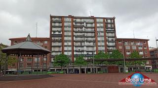 Flat  Alameda las llanas kalea. Piso en la plaza del kasko