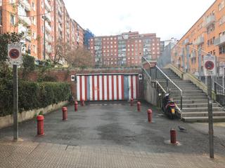 Lloguer Aparcament cotxe  Iturribide kalea. Garaje en alquiler
