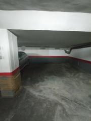 Car parking in Zabalbide Kalea