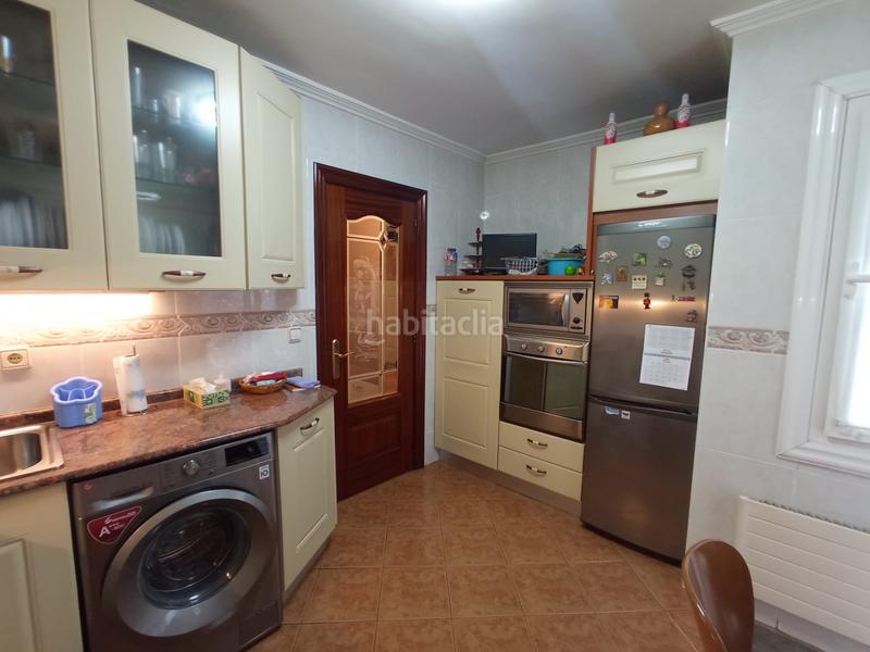 Foto 0684d751-a4f3-47f1-9ded-f5dbb031ed3a. Flat with heating parking in Santutxu-Basarrate Bilbao