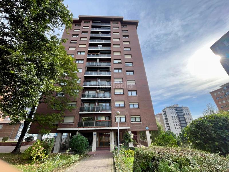 Foto e0ead69f-2361-430d-836f-cf9a5e002d7e. Flat with heating parking in Txurdinaga Bilbao