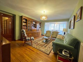 Piso  Calle grupo reverendo vicente garmendi. Amplio piso completamente exterior de 3 habitaciones y 2 baños