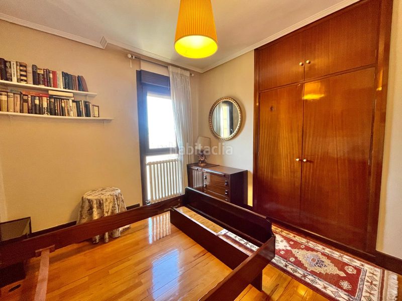 Foto 5e99561c-edcf-4471-9b87-2258793a6647. Àtic amb calefacció aparcament a Solokoetxe Bilbao