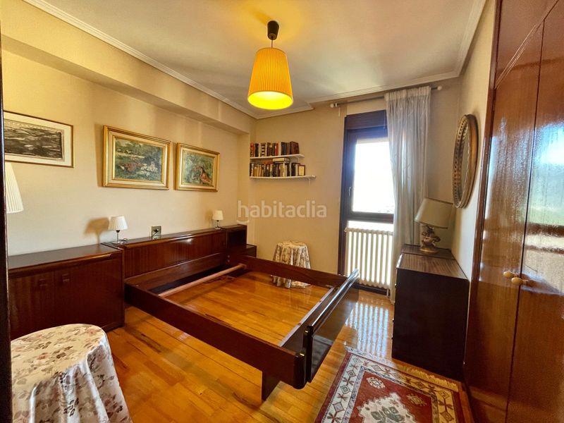 Foto f5faf743-1d4b-470b-a075-4f912642b8c2. Àtic amb calefacció aparcament a Solokoetxe Bilbao