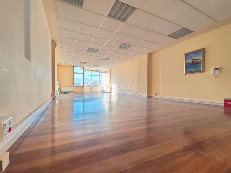 Foto 942ccbf2-876c-46ff-b1ba-54d2537a6be6. Office space with heating in Las Arenas Getxo
