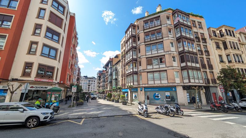 Foto eaf95c42-a7d3-4c05-8970-108c776c5e43. Piso en Las Arenas Getxo