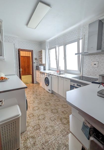 Foto b54a6701-2af8-49d6-a970-10acabd40470. Flat with heating parking in Las Arenas Getxo