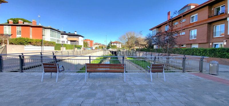 Foto d1c82b27-f562-4a01-85de-3710fb93f3a1. Pis amb calefacció aparcament a Las Arenas Getxo